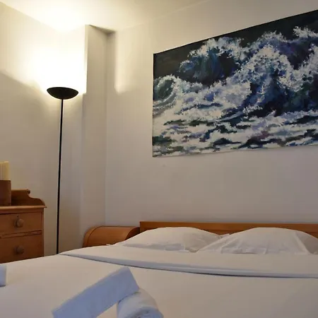 Apartment 1 Bedroom In Central *