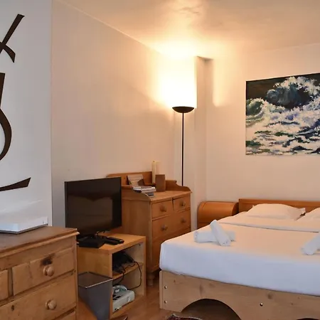 Apartment 1 Bedroom In Central